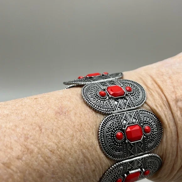 Elegant Silver and Red Women's Bracelet - Picture 4 of 4